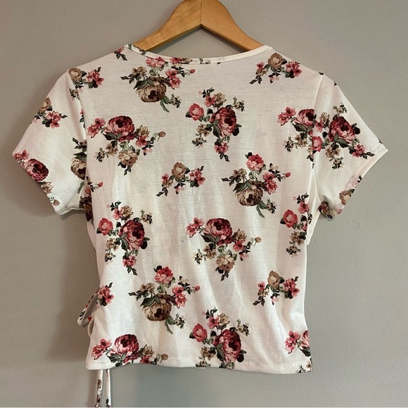 Mind Code Cream and Red Wrap cropped Ruffled Blouse - Picture 4 of 5